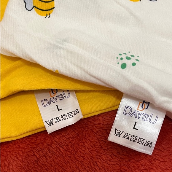 NWOT Bee Print Kids Sleep Sacks - Yellow and White - Picture 5 of 6